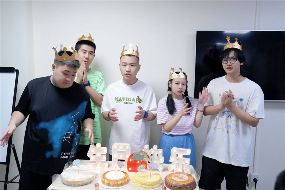 上海慈善周首日暖意浓：涵公益、RW侠Fly、彩虹雨，助力星宝成长