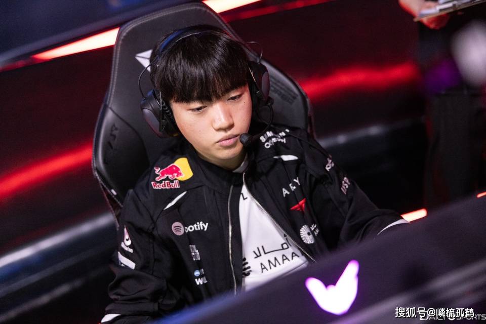 T1教练透露去年S赛的隐藏底牌，夸赞Keria英雄池：最重要的都是S赛